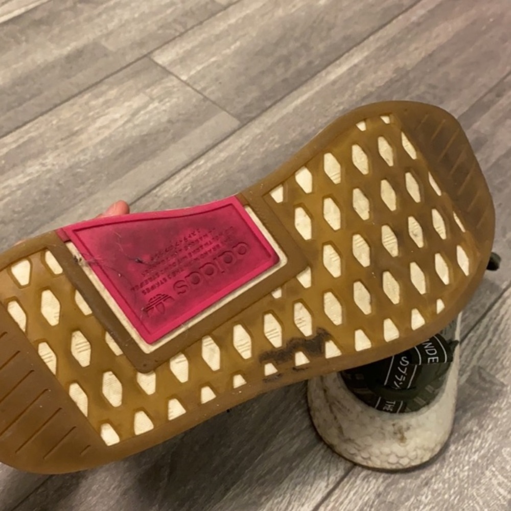 green adidas NMD R1 - Picture 4 of 4
